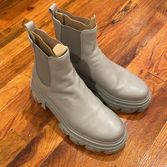 Sam Edelman Daelyn Grey Chunky Lug Sole Boot - Picture 4 of 6